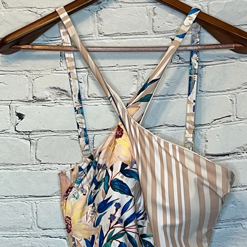Athena Tan White Striped Floral Halter Swimsuit Size 6 Excellent Condition